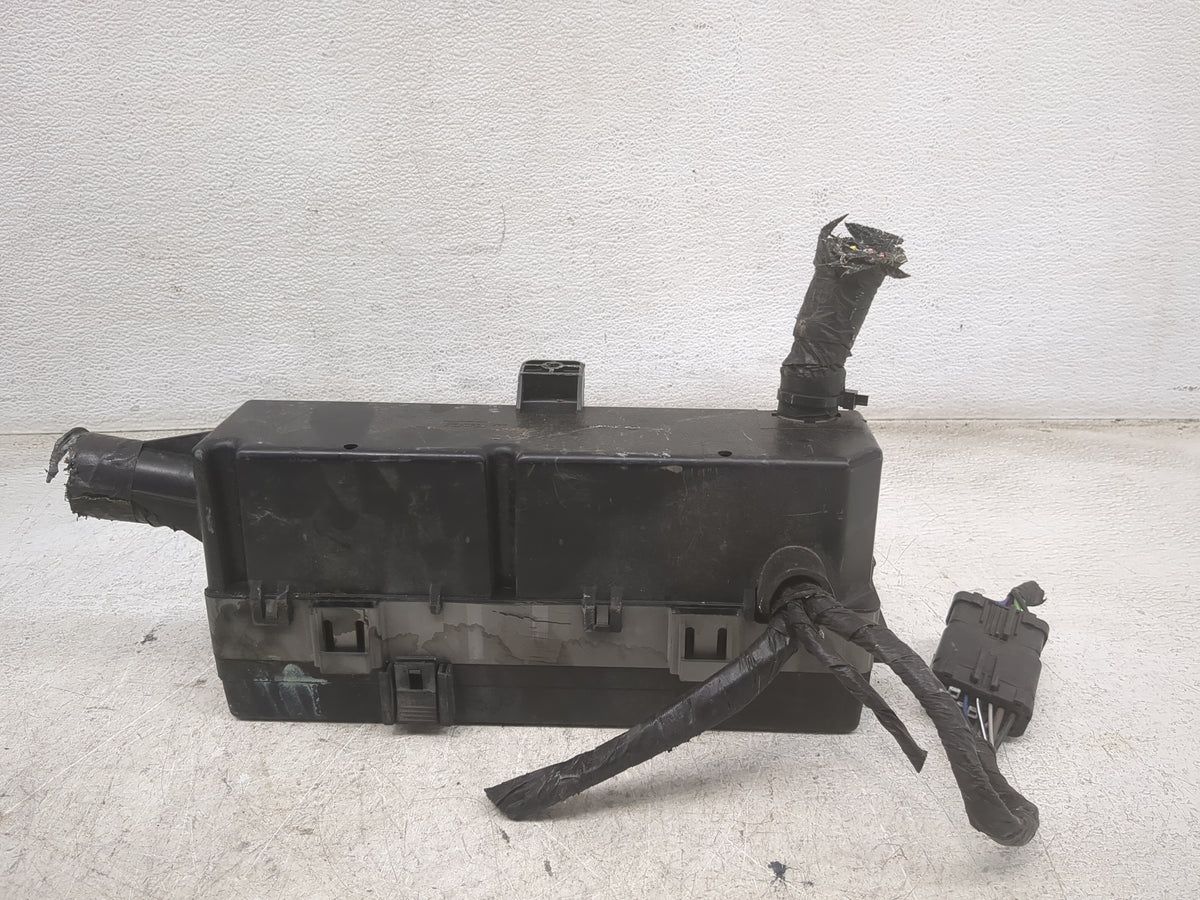 2000-2004 Dodge Intrepid Fusebox Fuse Box Panel Relay Module Fits Fits 2000 2001 2002 2003 2004 OEM Used Auto Parts - Oemuse