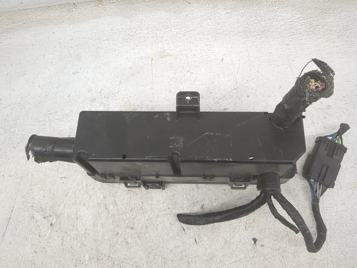2000-2004 Dodge Intrepid Fusebox Fuse Box Panel Relay Module Fits Fits 2000 2001 2002 2003 2004 OEM Used Auto Parts - Oemuse