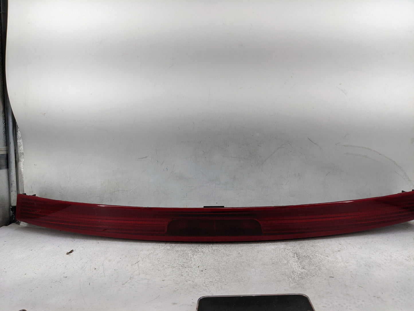 1998-2004 Dodge Intrepid Rear Center Lid Brake Light Tail Light Fits Fits 1998 1999 2000 2001 2002 2003 2004 OEM Used Auto P