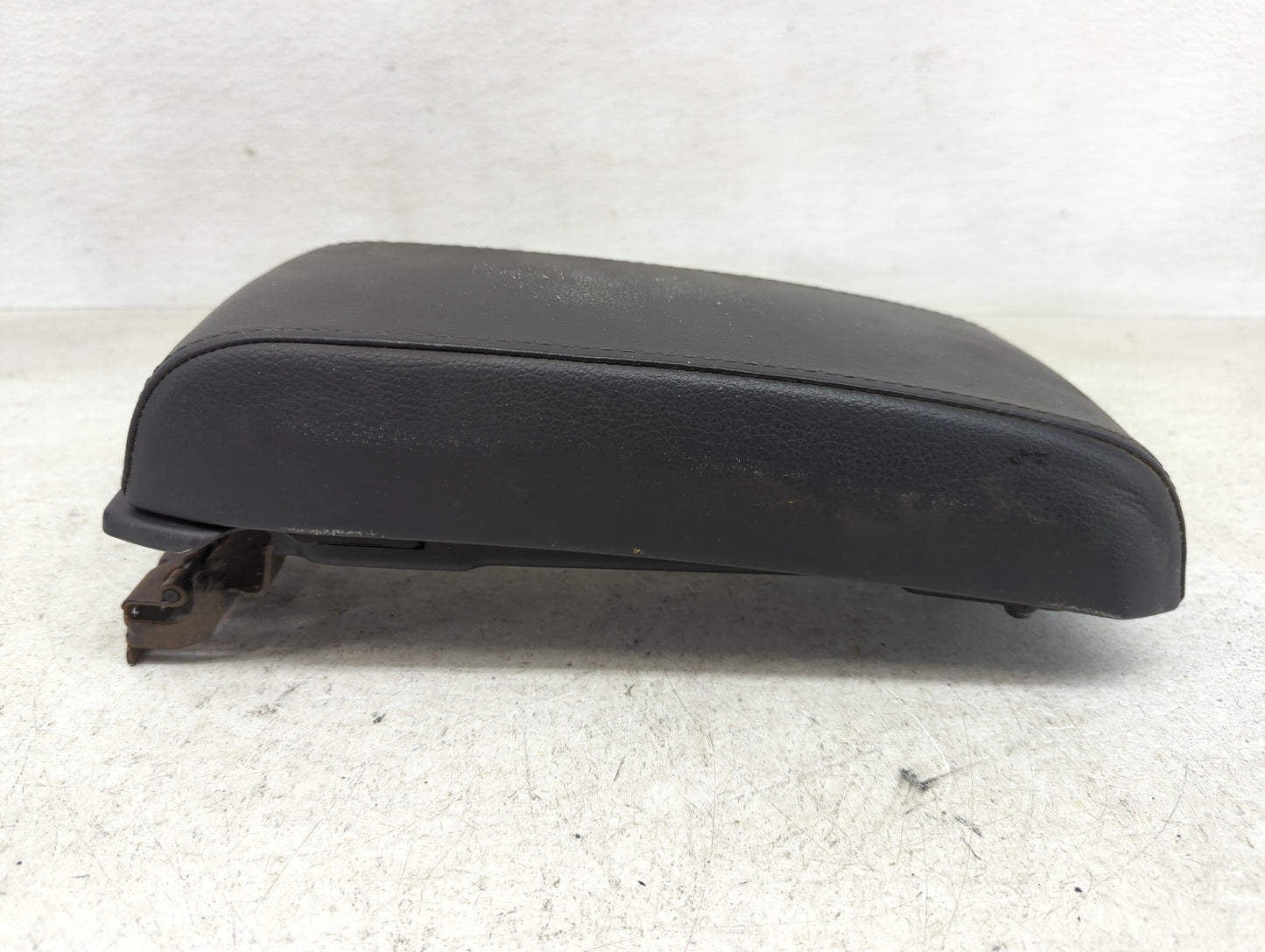 2009-2011 Dodge Journey Center Console Armrest Cover Lid Fits Fits 2009 2010 2011 OEM Used Auto Parts - Oemusedautoparts1.co