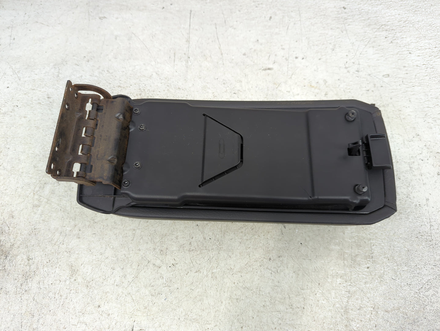 2009-2011 Dodge Journey Center Console Armrest Cover Lid Fits Fits 2009 2010 2011 OEM Used Auto Parts - Oemusedautoparts1.co