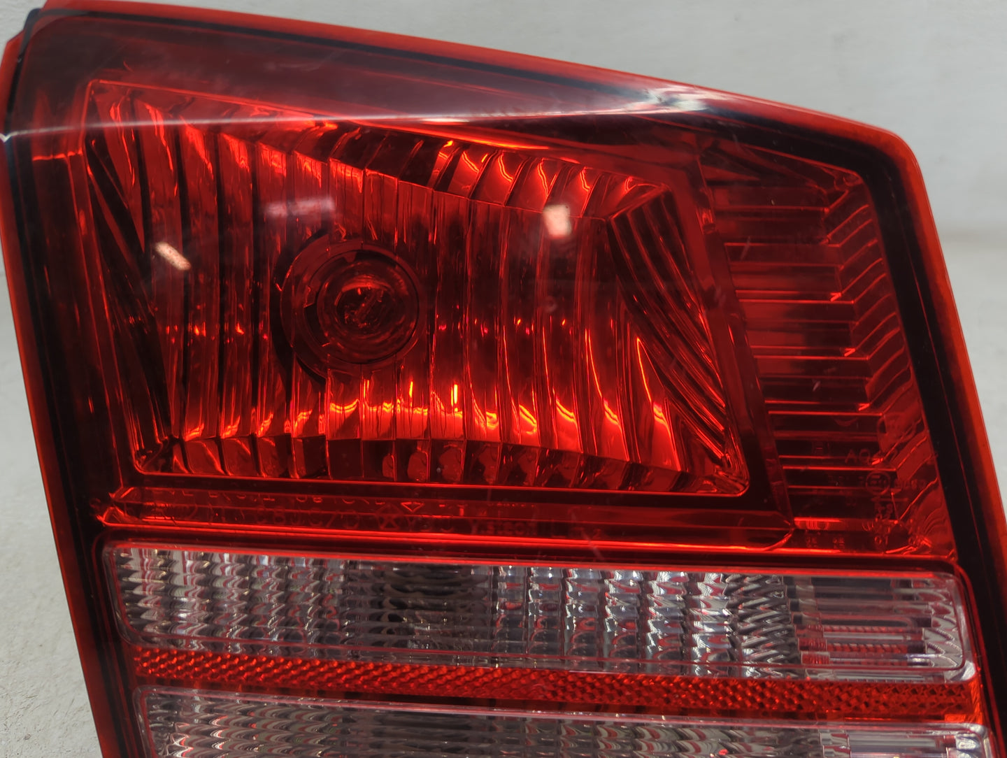 2010 Dodge Journey Passenger Right Side Deck Lid Mounted Tail Light - Oemusedautoparts1.com