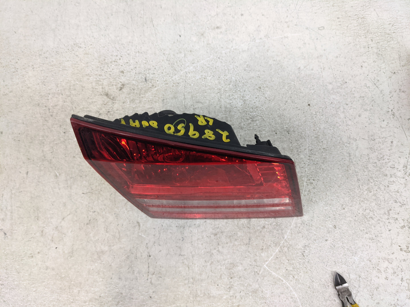 2017 Dodge Journey Driver Left Side Deck Lid Mounted Tail Light 1130305 - Oemusedautoparts1.com