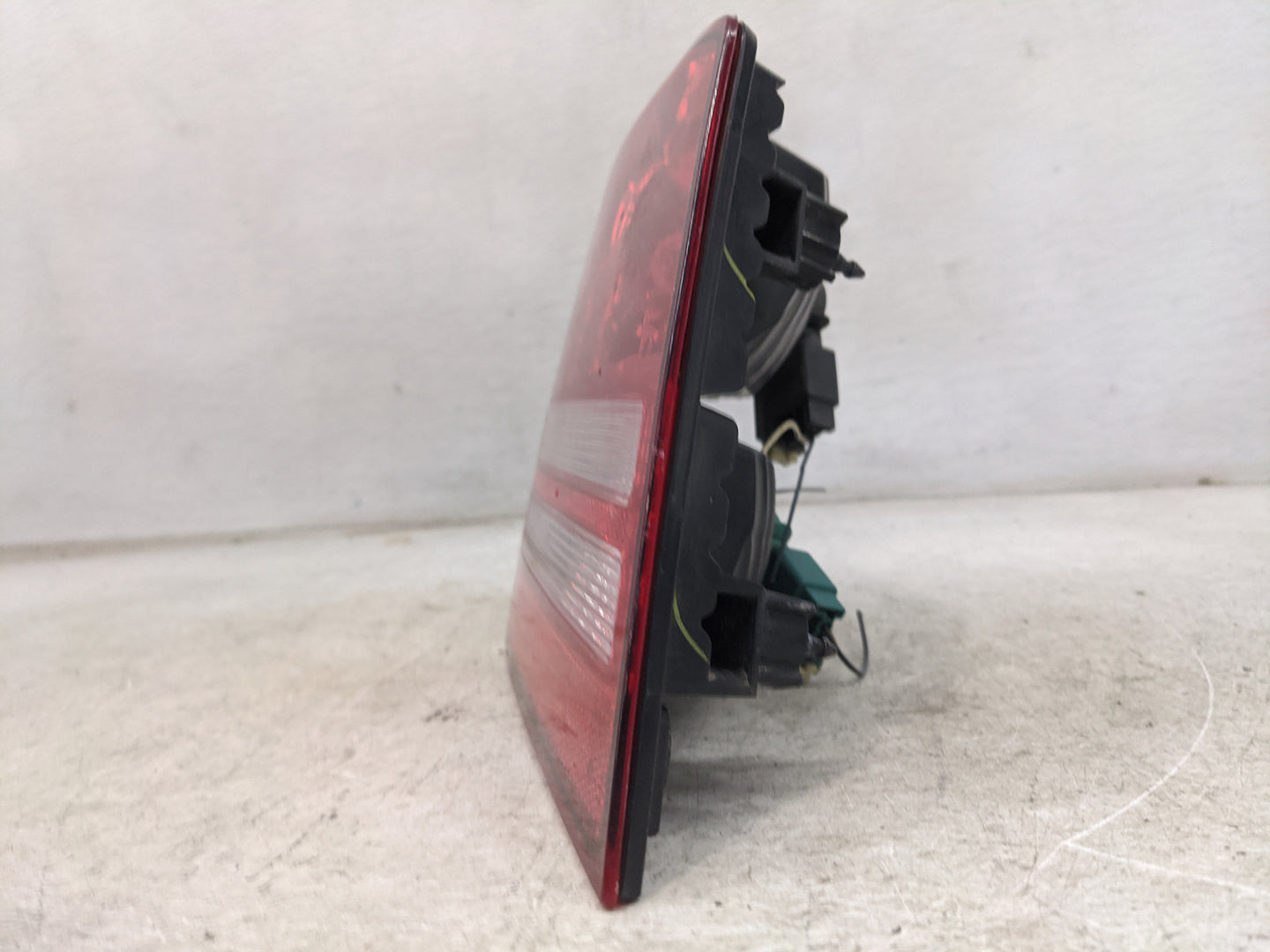 2017 Dodge Journey Driver Left Side Deck Lid Mounted Tail Light 1130305 - Oemusedautoparts1.com