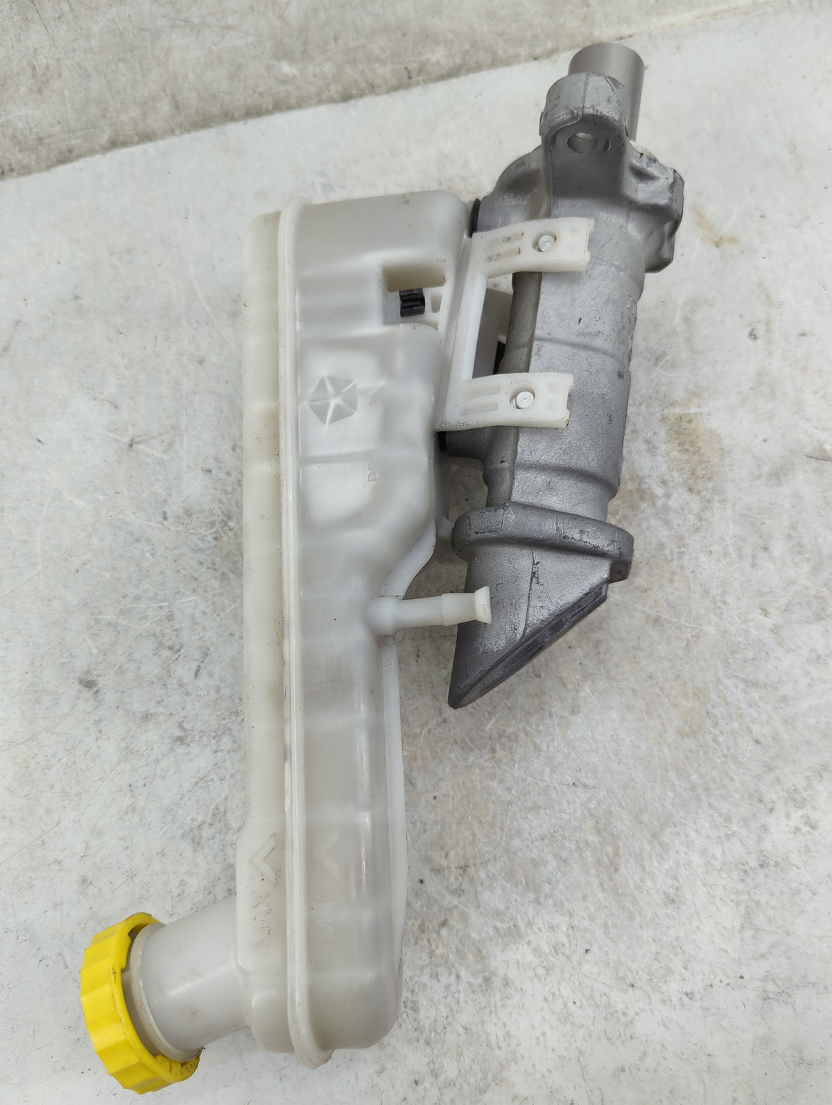 2020 Dodge Journey Brake Master Cylinder - Oemusedautoparts1.com