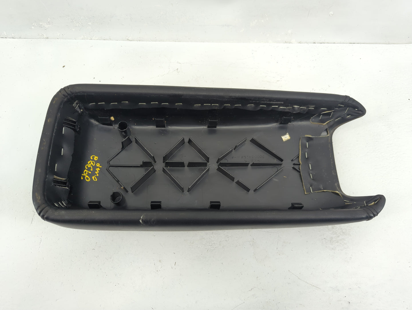 2009-2011 Dodge Journey Center Console Armrest Cover Lid Fits Fits 2009 2010 2011 OEM Used Auto Parts - Oemusedautoparts1.co