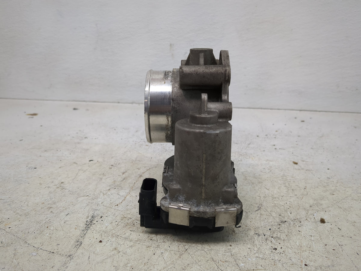 2009-2018 Dodge Journey Throttle Body Fits Fits 2007 2008 2009 2010 2011 2012 2013 2014 2015 2016 2017 2018 OEM Used Auto Pa
