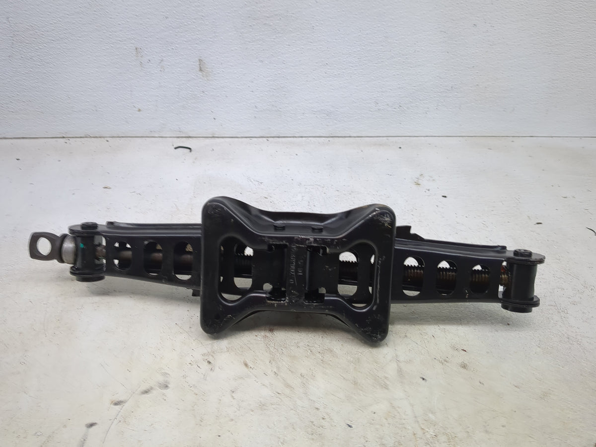 Dodge Journey Spare Scissor Car Jack 5041159 - Oemusedautoparts1.com