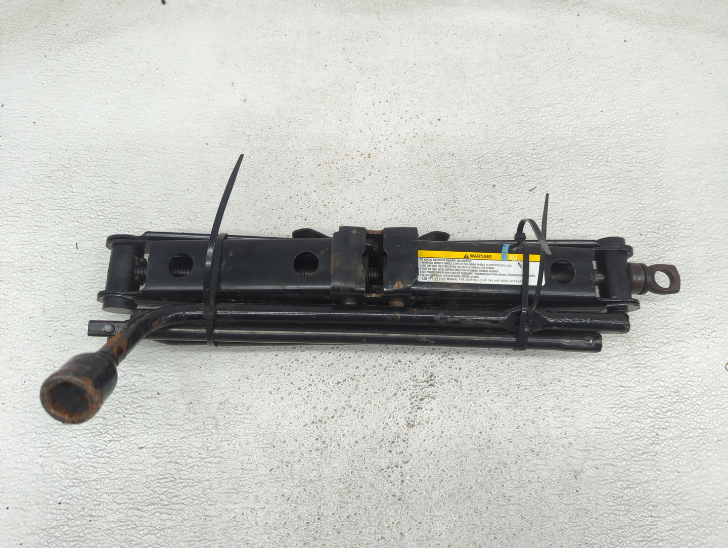 2007 Dodge Nitro Spare Scissor Car Jack 1074245 - Oemusedautoparts1.com