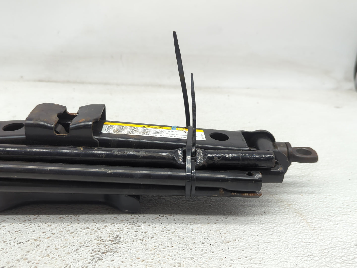 2007 Dodge Nitro Spare Scissor Car Jack 1074245 - Oemusedautoparts1.com