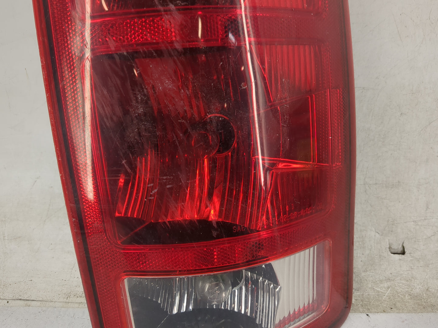 2002-2006 Dodge Ram 1500 Tail Light Assembly Passenger Right OEM Fits Fits 2002 2003 2004 2005 2006 OEM Used Auto Parts - Oe