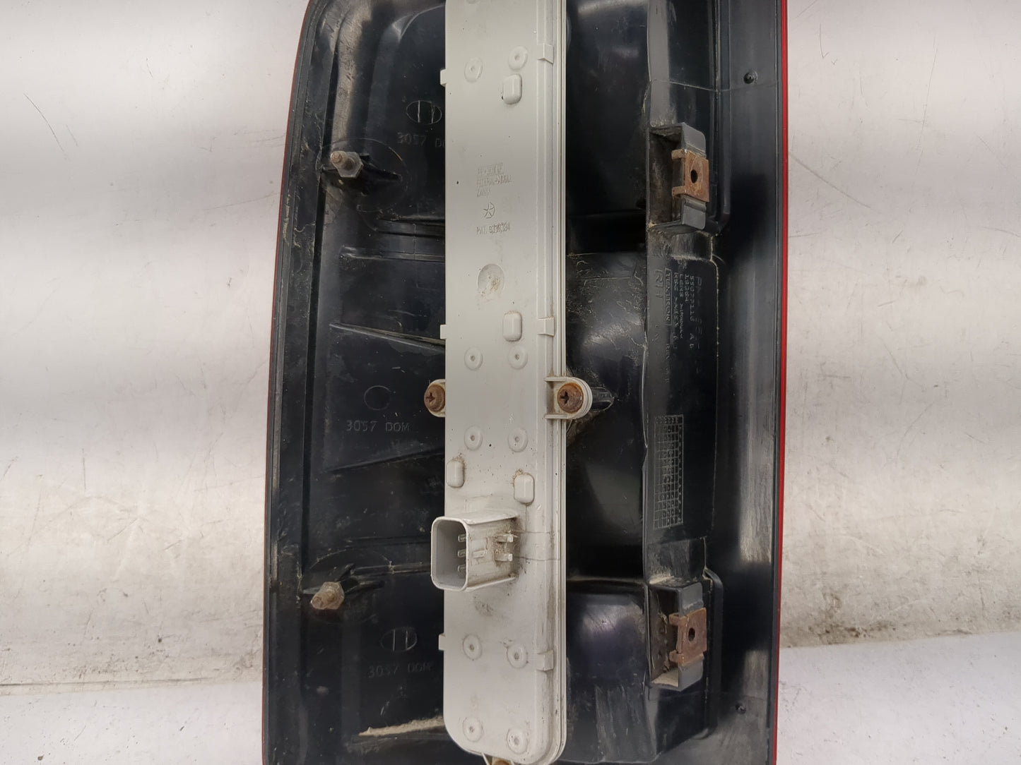 2002-2006 Dodge Ram 1500 Tail Light Assembly Passenger Right OEM Fits Fits 2002 2003 2004 2005 2006 OEM Used Auto Parts - Oe