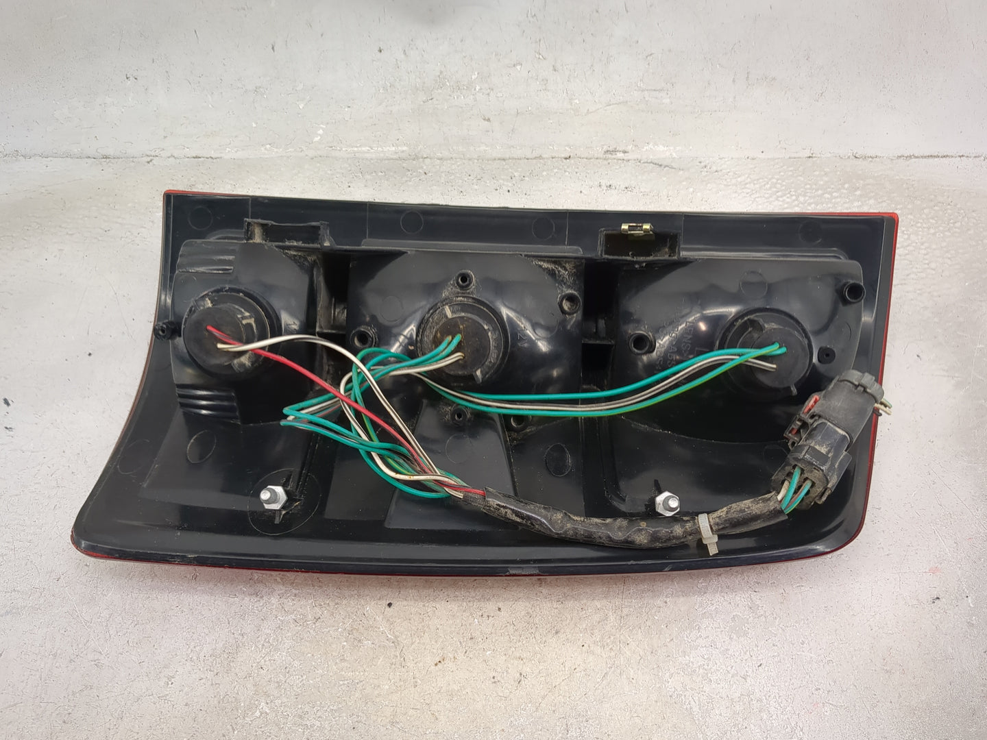2002-2006 Dodge Ram 1500 Tail Light Assembly Passenger Right OEM Fits Fits 2002 2003 2004 2005 2006 OEM Used Auto Parts - Oe