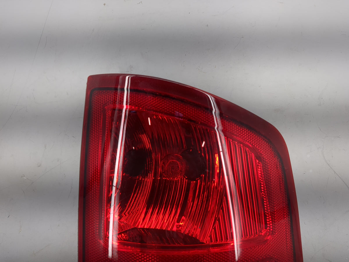 2002-2006 Dodge Ram 1500 Tail Light Assembly Driver Left OEM Fits Fits 2002 2003 2004 2005 2006 OEM Used Auto Parts - Oemuse
