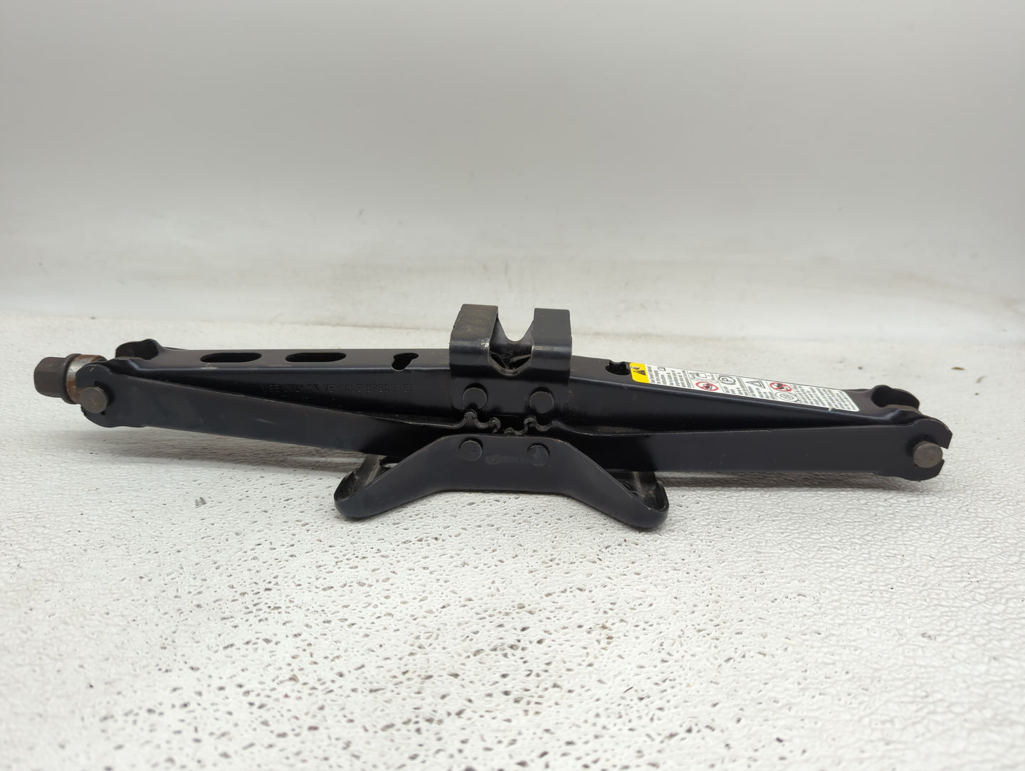 2007 Dodge Ram 1500 Spare Scissor Car Jack - Oemusedautoparts1.com