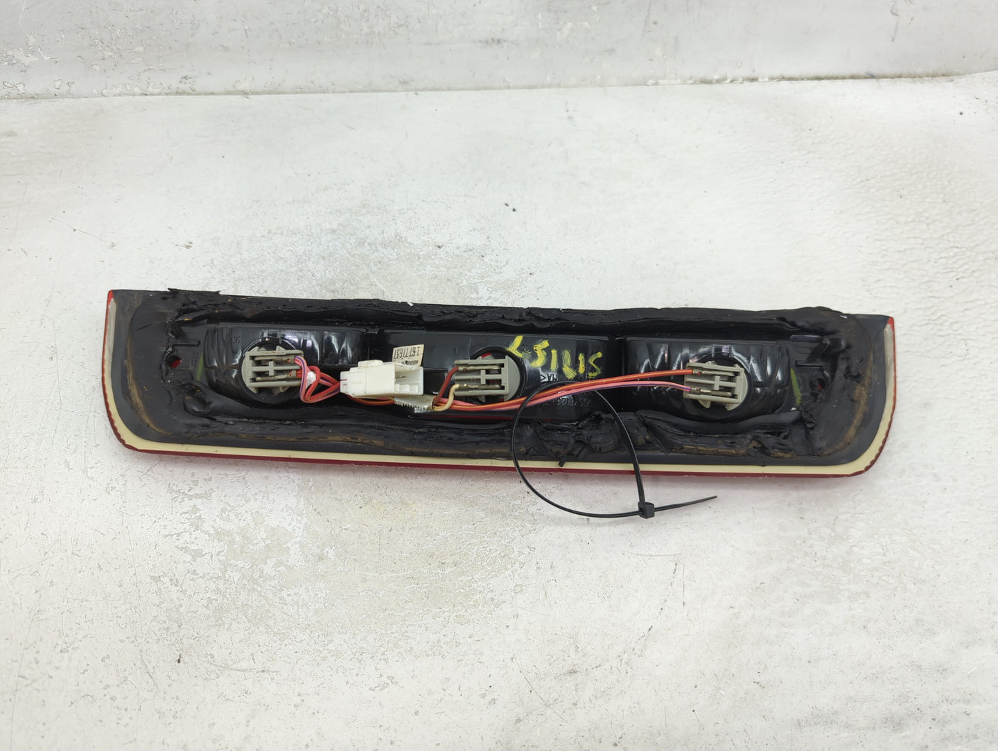 2007-2008 Dodge Ram 1500 Rear Center Lid Brake Light Tail Light Fits Fits 2007 2008 2009 OEM Used Auto Parts - Oemusedautopa