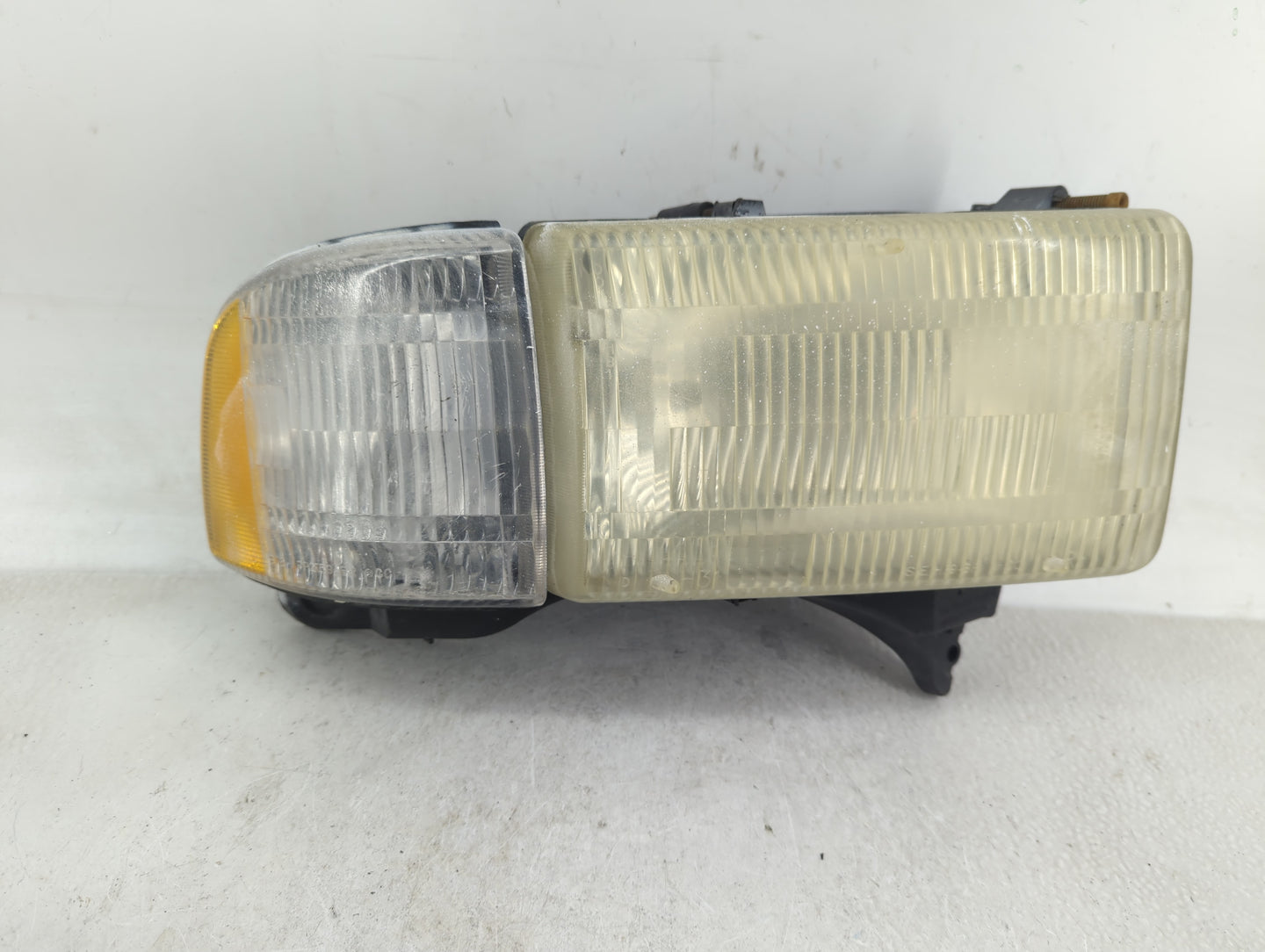 1994-2001 Dodge Ram 1500 Passenger Right Oem Head Light Headlight Lamp - Oemusedautoparts1.com