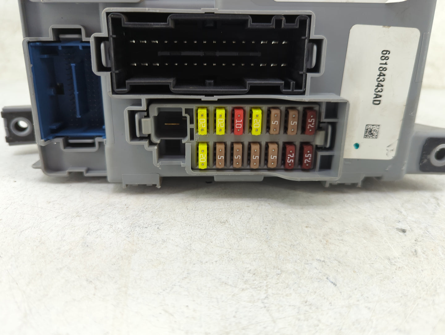 2012-2017 Fiat 500 Body Control Module Bcm Inner Cabin Fuse Box 5024343 - Oemusedautoparts1.com