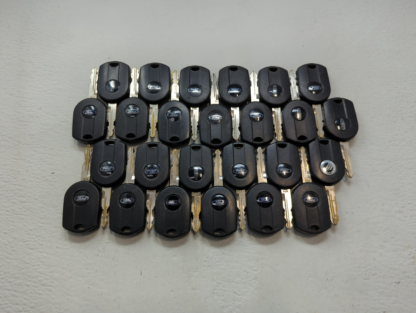 Lot of 25 Ford Keyless Entry Remote Fob OUCD6000022 | CWTWB1U722 MIXED - Oemusedautoparts1.com