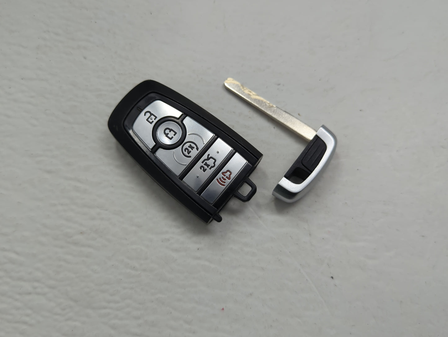Ford Keyless Entry Remote Fob M3N-A2C931426 JR3T-15K601-BC 5 buttons - Oemusedautoparts1.com