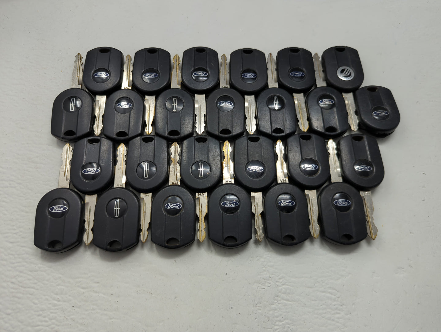 Lot of 25 Ford Keyless Entry Remote Fob OUCD6000022 | CWTWB1U722 MIXED - Oemusedautoparts1.com
