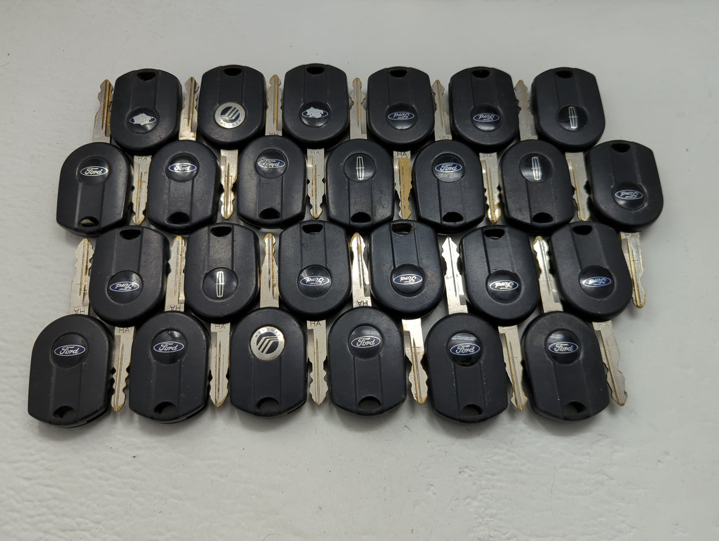 Lot of 25 Ford Keyless Entry Remote Fob OUCD6000022 | CWTWB1U722 MIXED - Oemusedautoparts1.com
