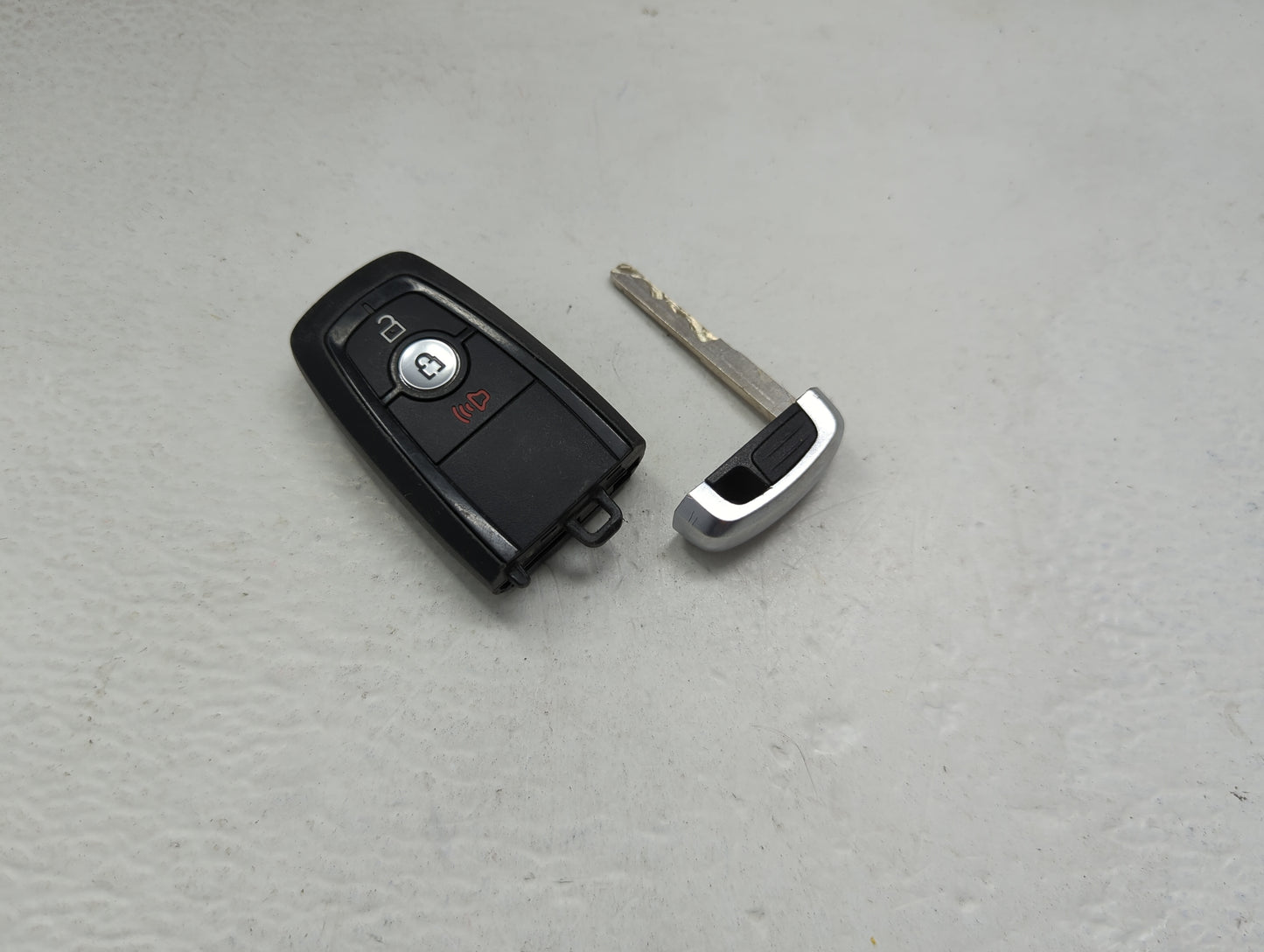 Ford Keyless Entry Remote Fob M3N-A2C931423 HC3T-15K601-AD1 3 buttons - Oemusedautoparts1.com