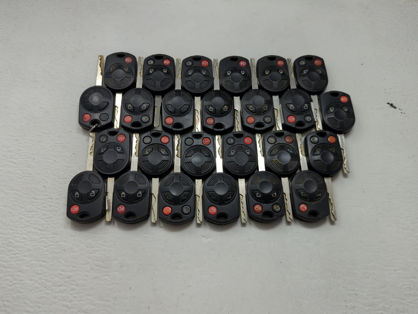 Lot of 25 Ford Keyless Entry Remote Fob MIXED FCC IDS 1476524 - Oemusedautoparts1.com