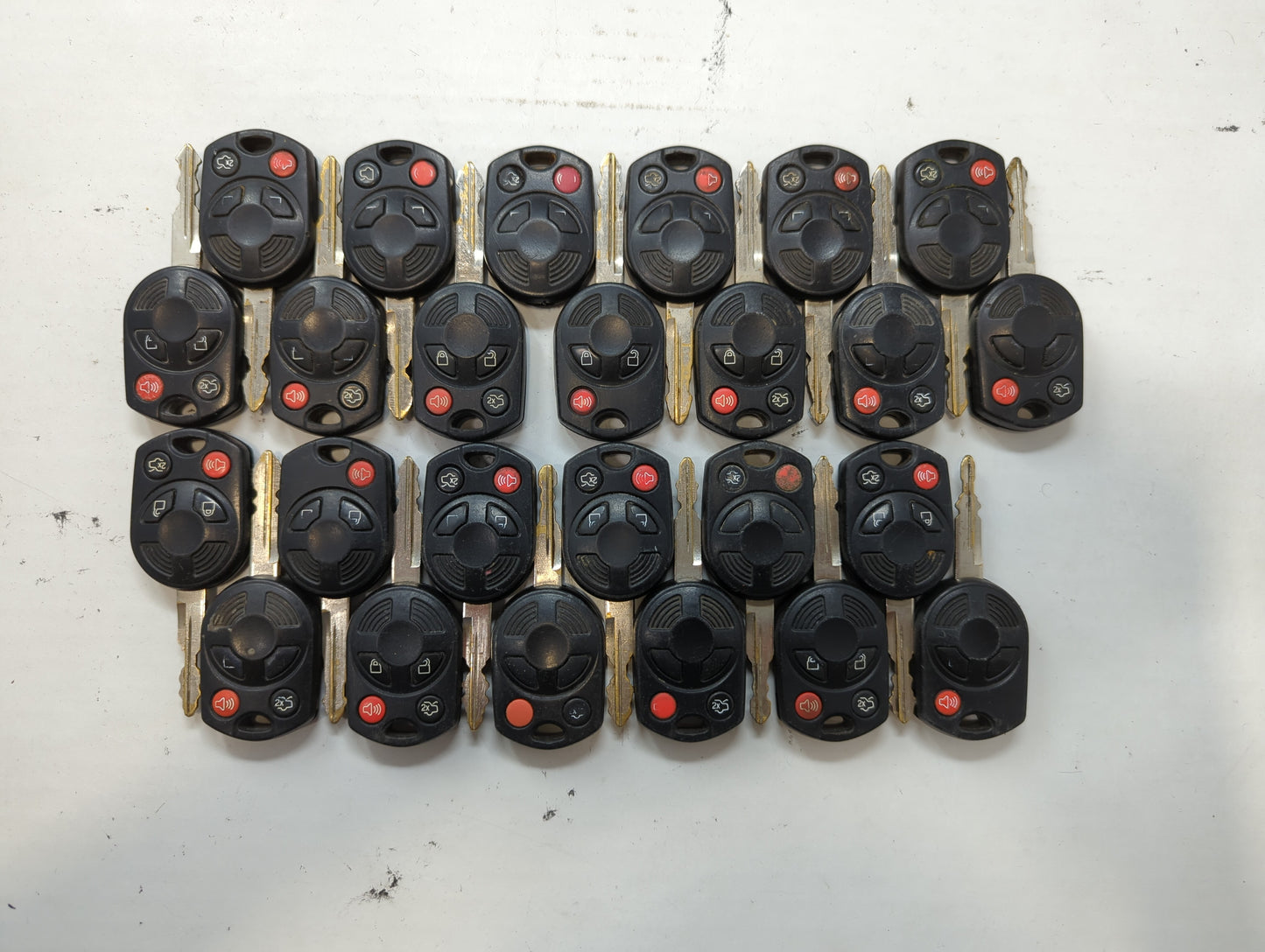 Lot of 25 Ford Keyless Entry Remote Fob OUC600022 MIXED PART NUMBERS - Oemusedautoparts1.com