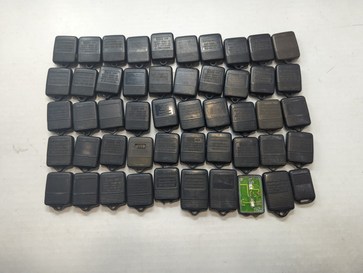 Lot of 50 Ford Keyless Entry Remote Fob MIXED FCC IDS MIXED PART NUMBERS - Oemusedautoparts1.com