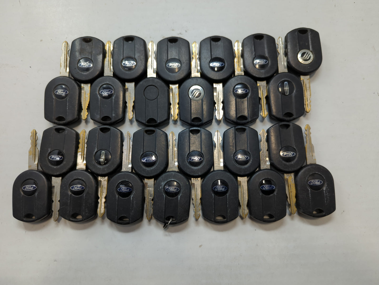 Lot of 25 Ford Keyless Entry Remote Fob MIXED FCC IDS MIXED PART NUMBERS - Oemusedautoparts1.com