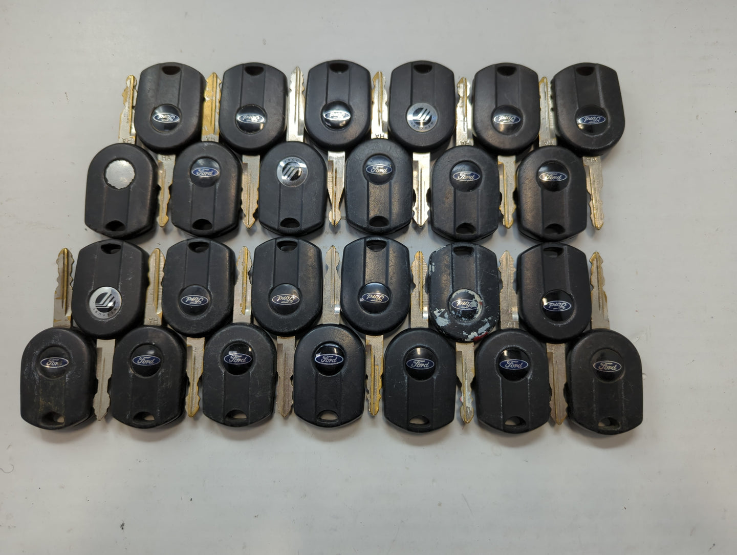 Lot of 25 Ford Keyless Entry Remote Fob MIXED FCC IDS MIXED PART NUMBERS - Oemusedautoparts1.com
