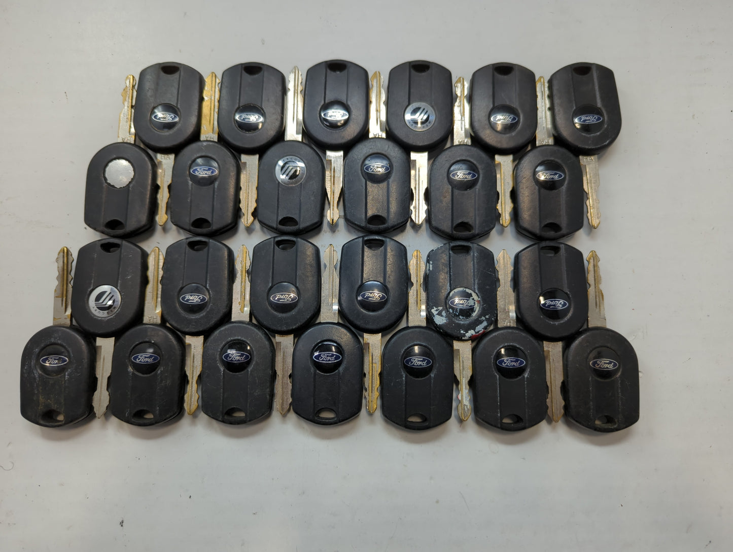 Lot of 25 Ford Keyless Entry Remote Fob MIXED FCC IDS MIXED PART NUMBERS - Oemusedautoparts1.com