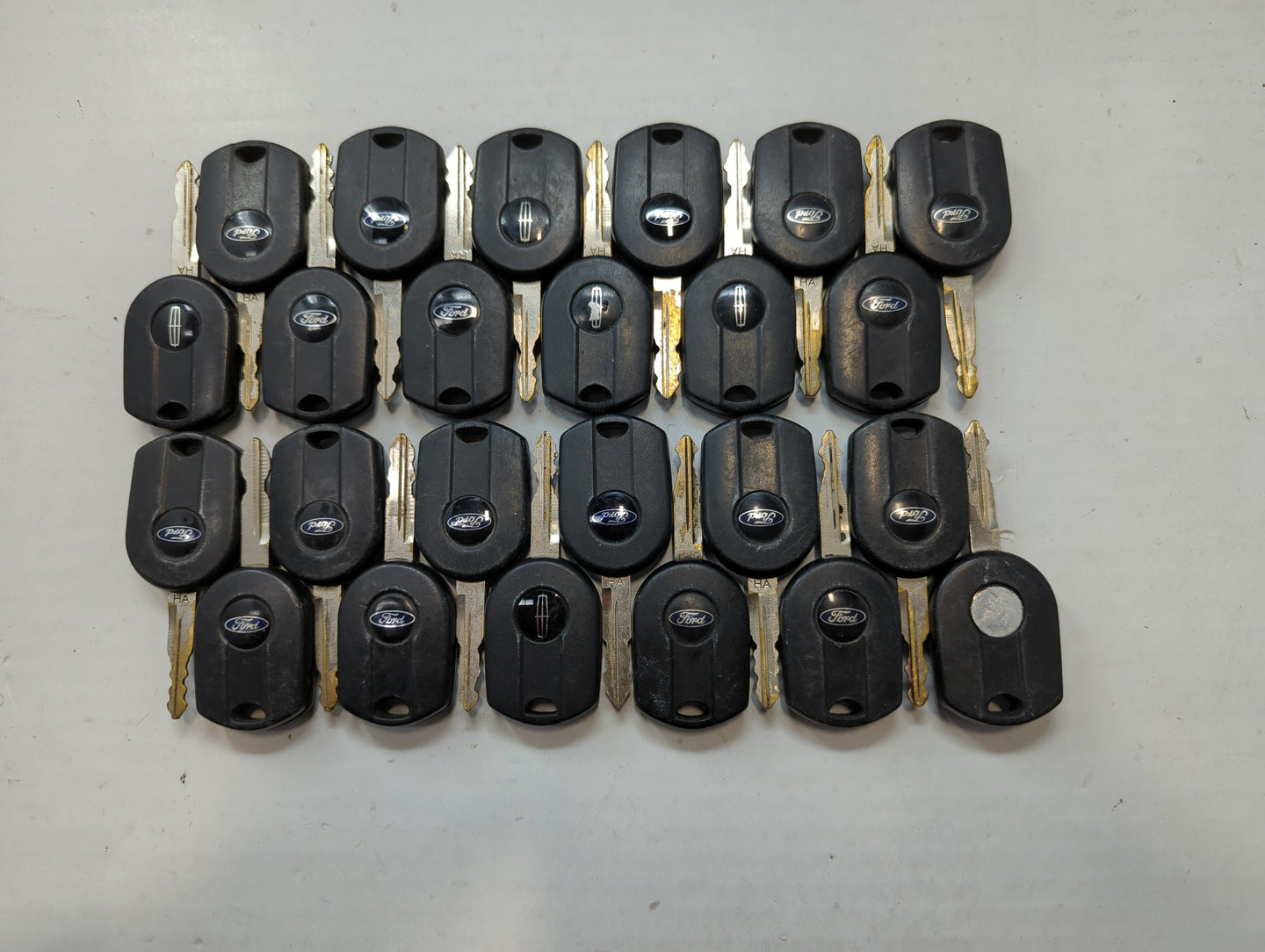 Lot of 25 Ford Keyless Entry Remote Fob MIXED FCC IDS MIXED PART NUMBERS - Oemusedautoparts1.com