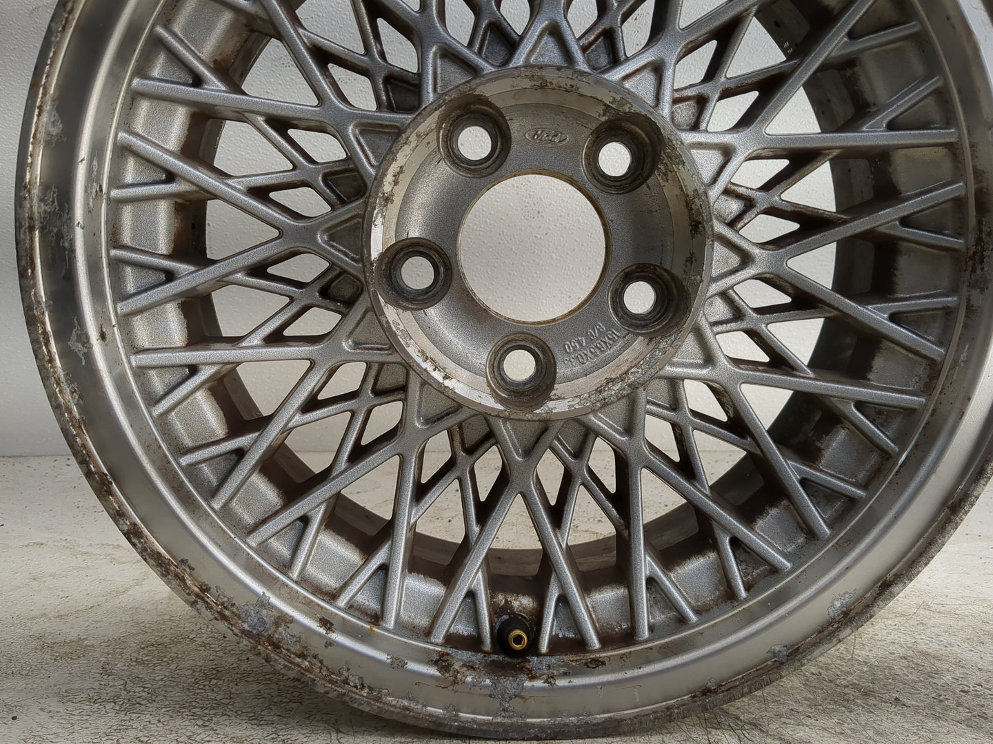 1995-1996 Ford Crown Victoria Oem Wheel Rim 1280498 - Oemusedautoparts1.com