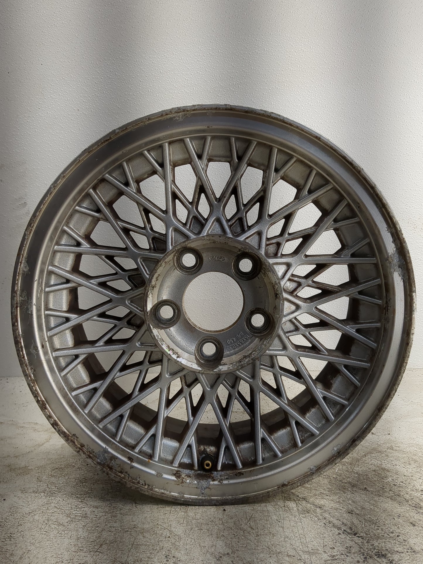 1995-1996 Ford Crown Victoria Oem Wheel Rim 1280498 - Oemusedautoparts1.com