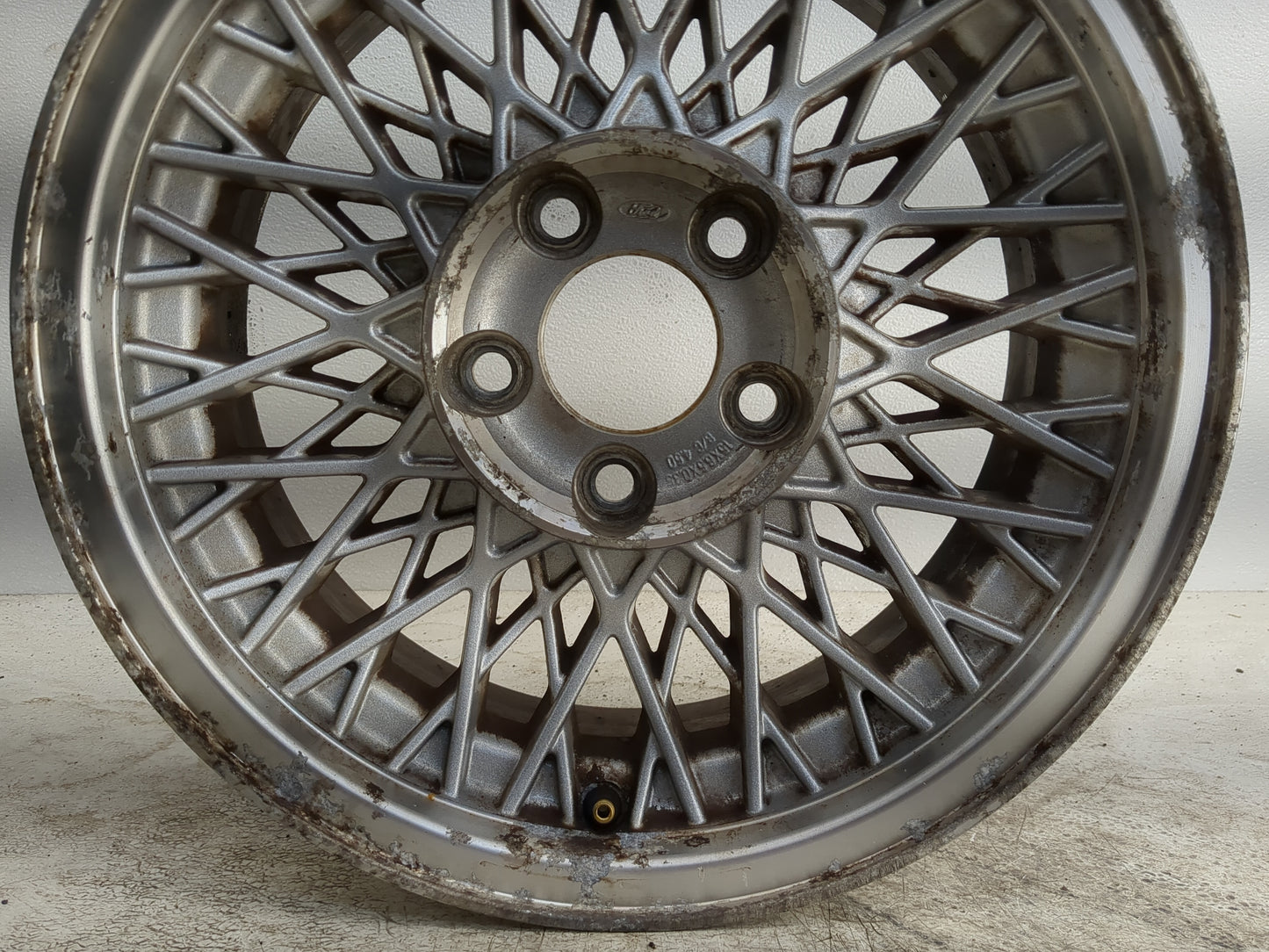 1995-1996 Ford Crown Victoria Oem Wheel Rim 1280498 - Oemusedautoparts1.com