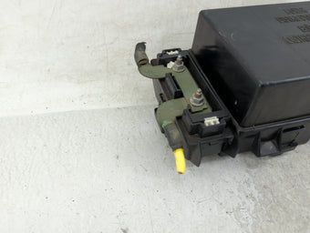 compare product 2000-2004 Ford E-250 Fusebox Fuse Box Panel Relay Module Fits Fits 2000 2001 2002 2003 2004 OEM Used Auto Parts