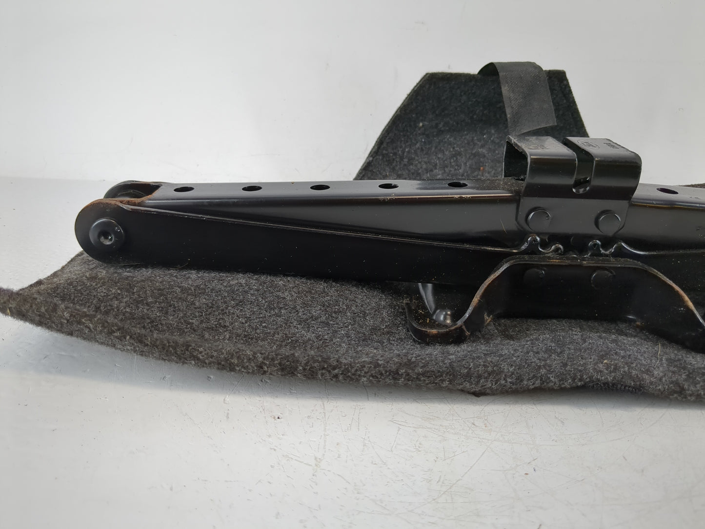 Ford Edge Spare Scissor Car Jack 1104413 - Oemusedautoparts1.com