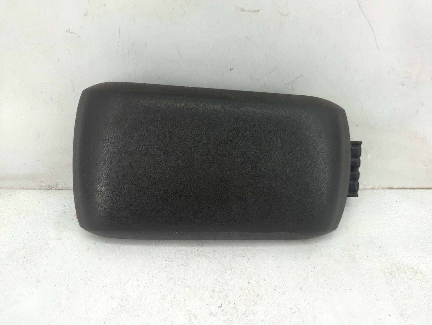 2009-2010 Ford Edge Center Console Armrest Cover Lid Fits Fits 2009 2010 OEM Used Auto Parts - Oemusedautoparts1.com
