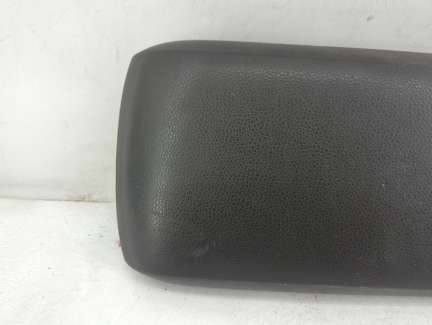 2009-2010 Ford Edge Center Console Armrest Cover Lid Fits Fits 2009 2010 OEM Used Auto Parts - Oemusedautoparts1.com