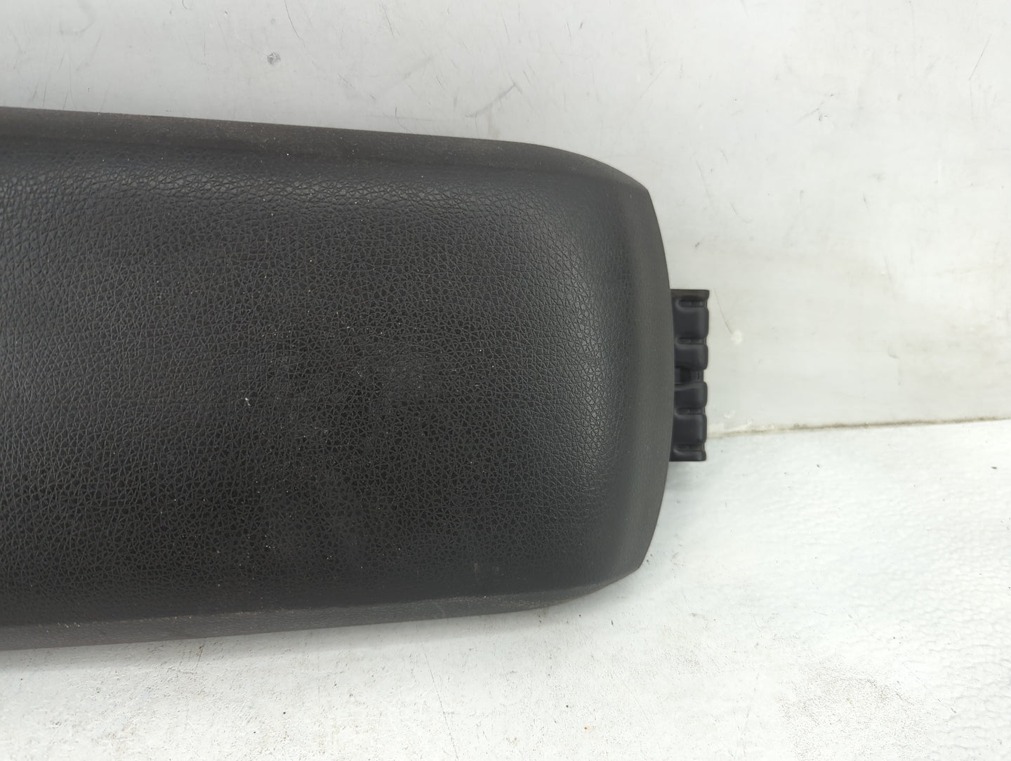 2009-2010 Ford Edge Center Console Armrest Cover Lid Fits Fits 2009 2010 OEM Used Auto Parts - Oemusedautoparts1.com