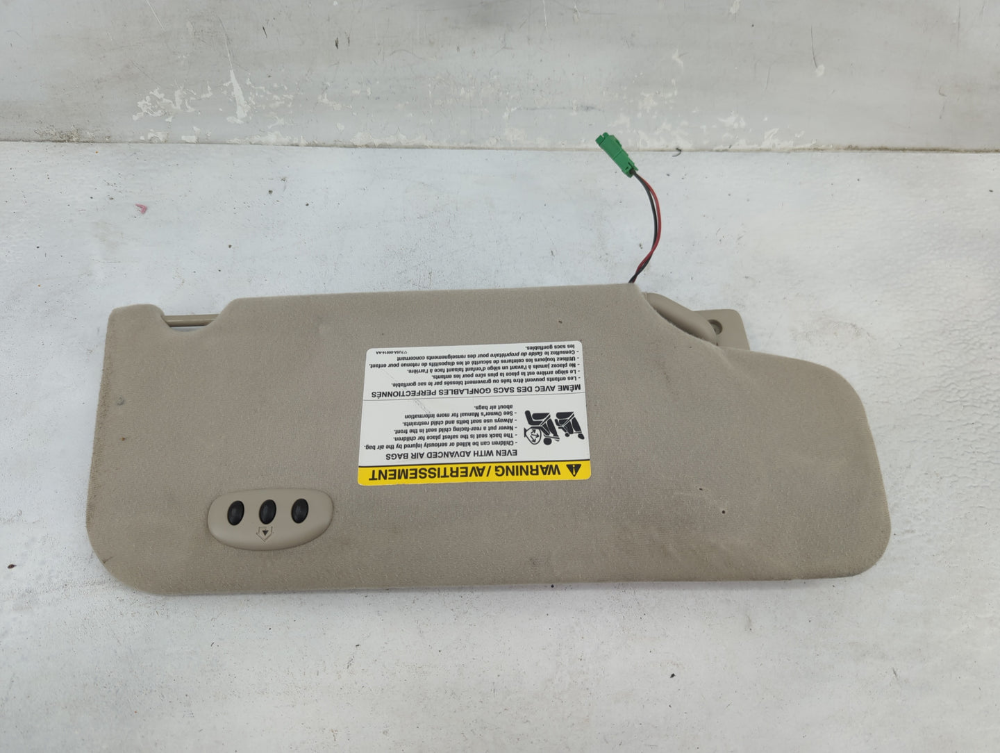 2007-2010 Ford Edge Sun Visor Shade Replacement Passenger Right Mirror Fits Fits 2007 2008 2009 2010 OEM Used Auto Parts - O