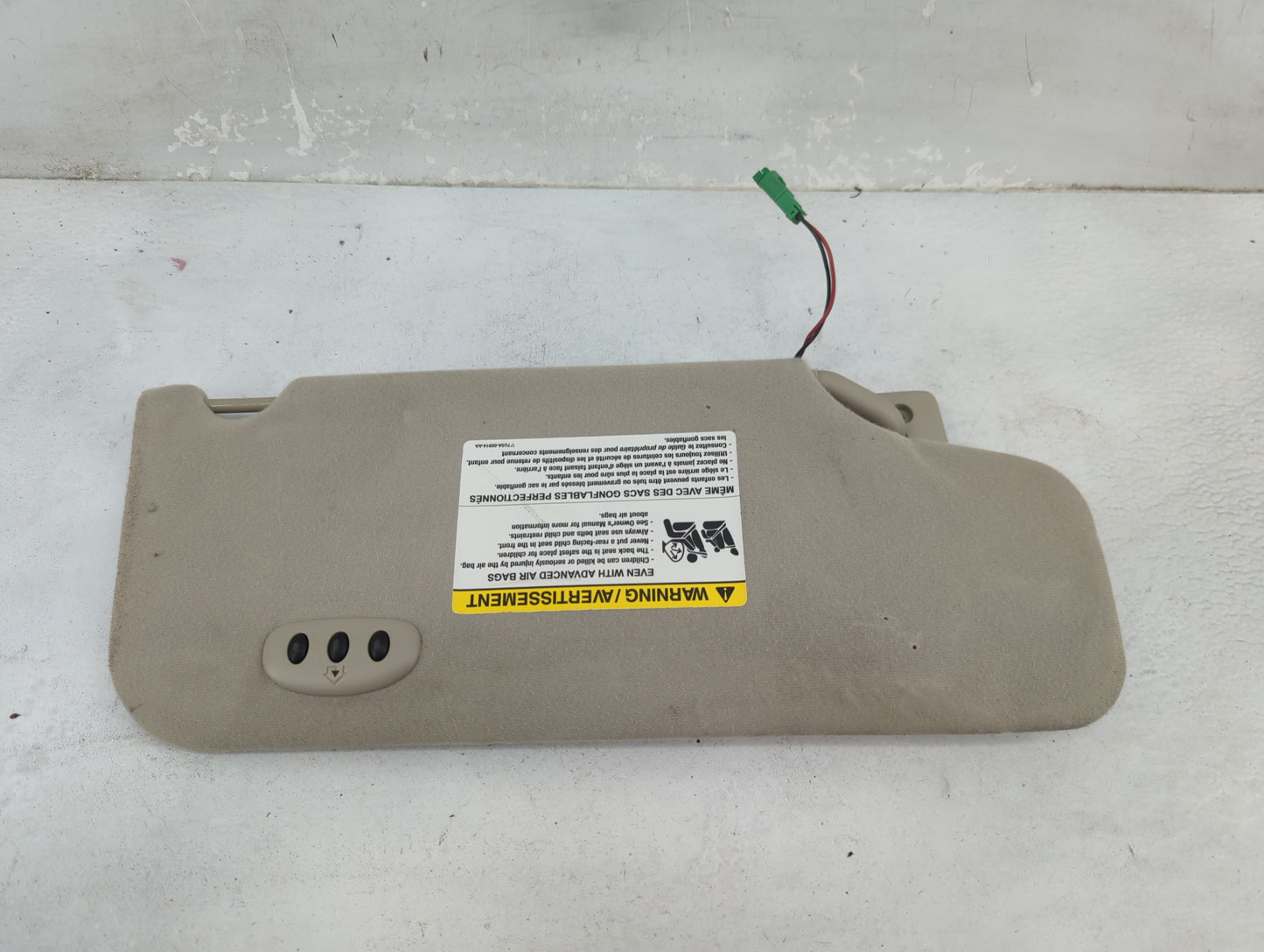 2007-2010 Ford Edge Sun Visor Shade Replacement Passenger Right Mirror Fits Fits 2007 2008 2009 2010 OEM Used Auto Parts - O