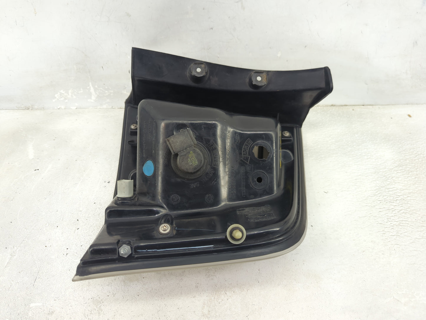 2007-2010 Ford Edge Tail Light Assembly Driver Left OEM Fits Fits 2007 2008 2009 2010 OEM Used Auto Parts - Oemusedautoparts