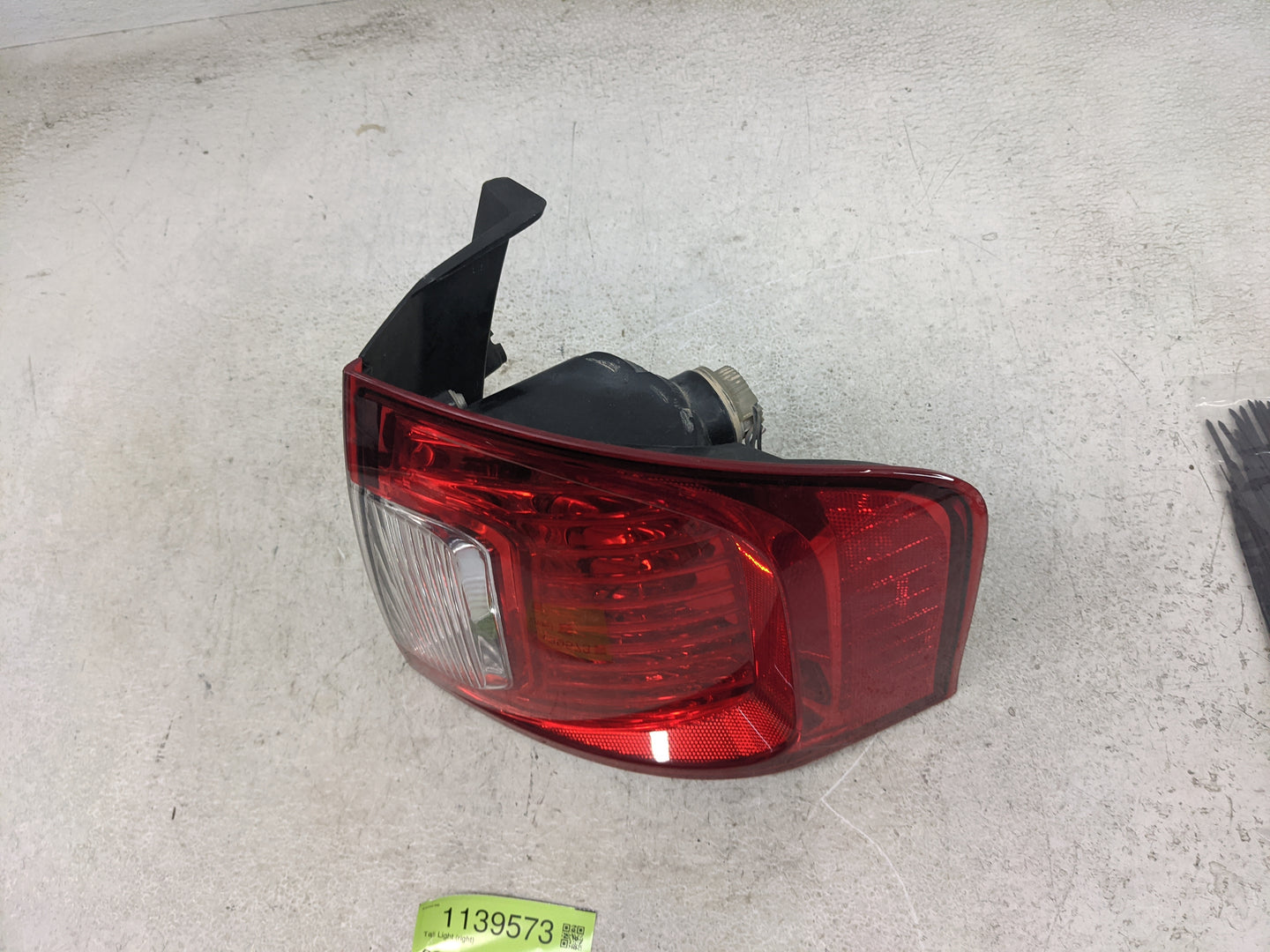 2011-2014 Ford Edge Tail Light Assembly Passenger Right OEM Fits Fits 2011 2012 2013 2014 OEM Used Auto Parts - Oemusedautop