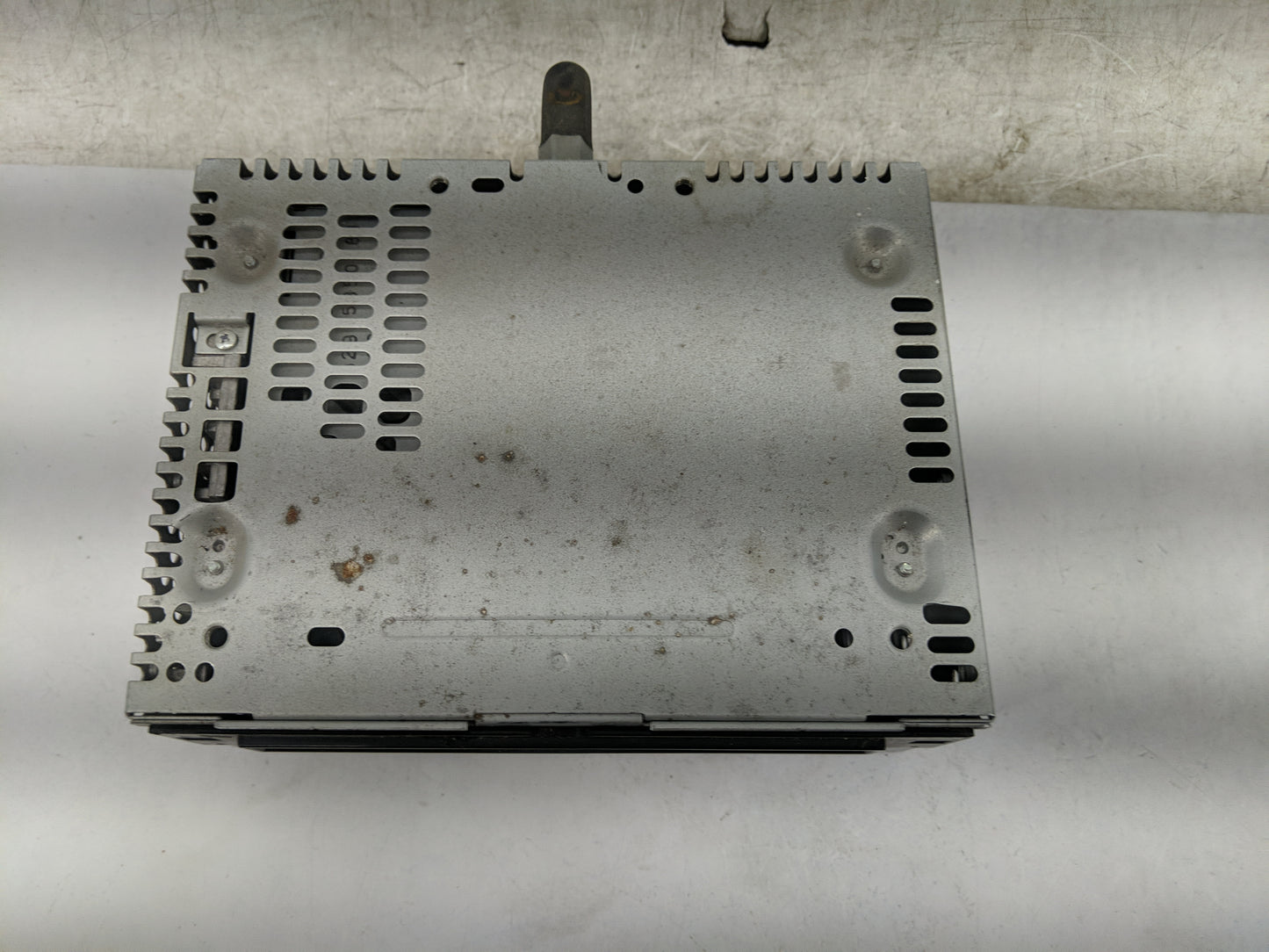 2013-2014 Ford Edge Radio AM FM Cd Player Receiver Replacement Fits Fits 2013 2014 OEM Used Auto Parts - Oemusedautoparts1.c