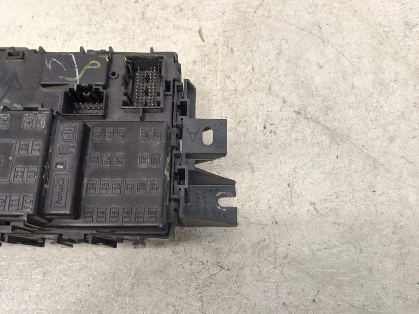 2014-2014 Ford Edge Body Control Module Bcm Inner Cabin Fuse Box - Oemusedautoparts1.com