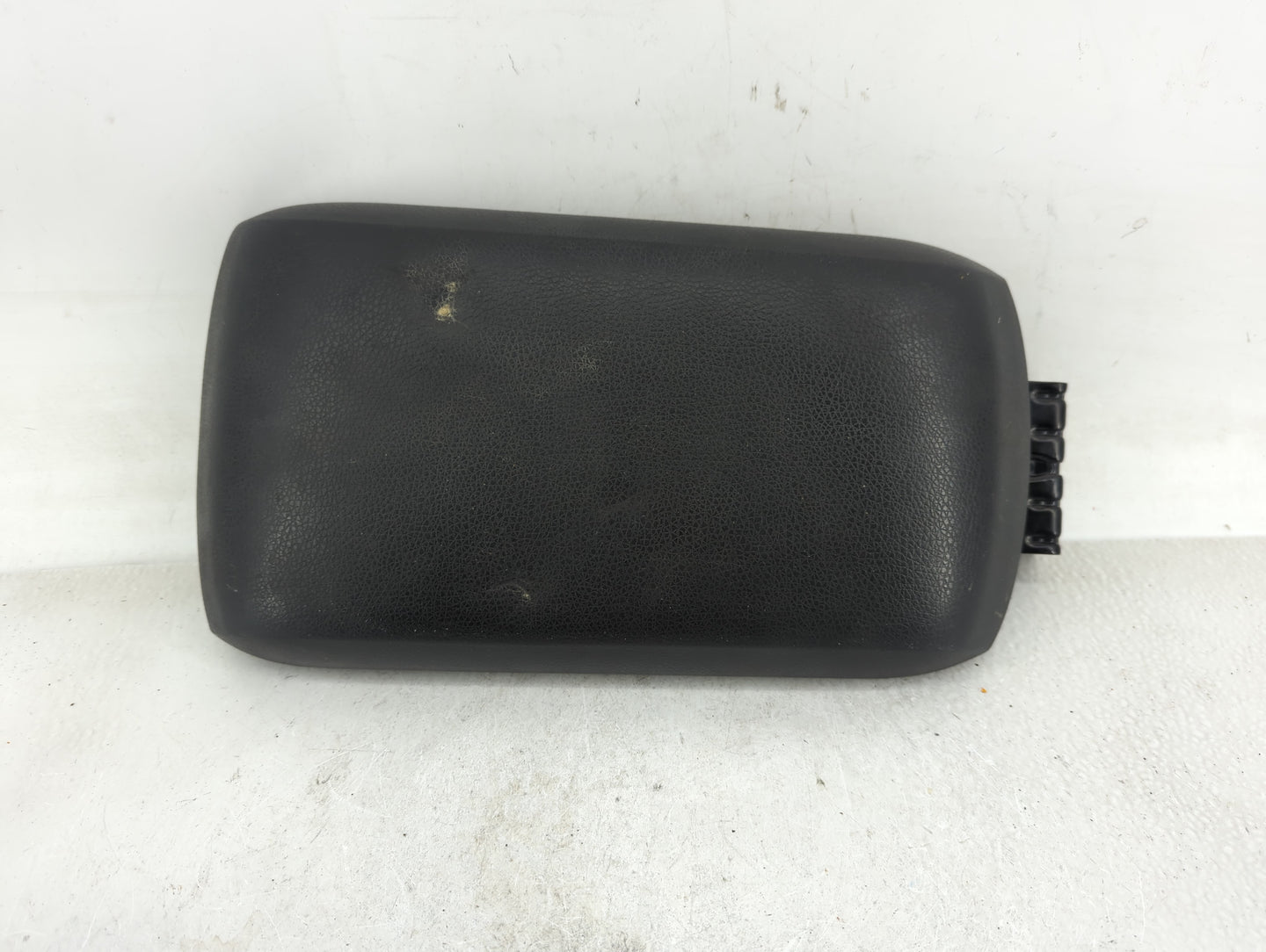 2009-2010 Ford Edge Center Console Armrest Cover Lid Fits Fits 2009 2010 OEM Used Auto Parts - Oemusedautoparts1.com