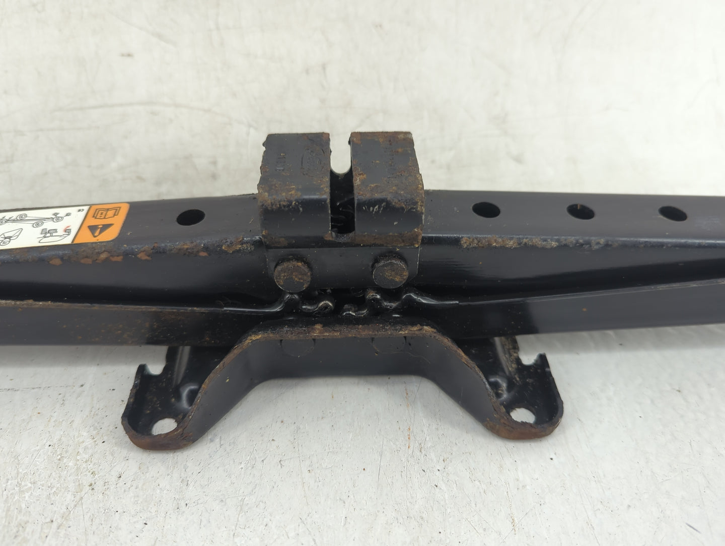 2007 Ford Edge Spare Scissor Car Jack - Oemusedautoparts1.com